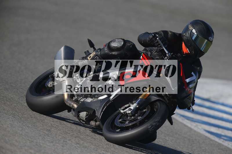 /Archiv-2024/01 26.-28.01.2024 Moto Center Thun Jerez/Gruppe gruen-green/77